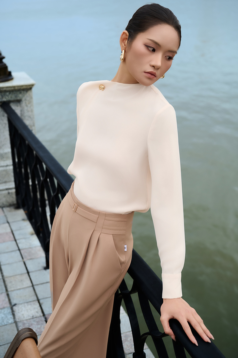 Quần suông cạp cao can sườn túi chéo Áo sơ mi cổ leo can bong bèo lệch