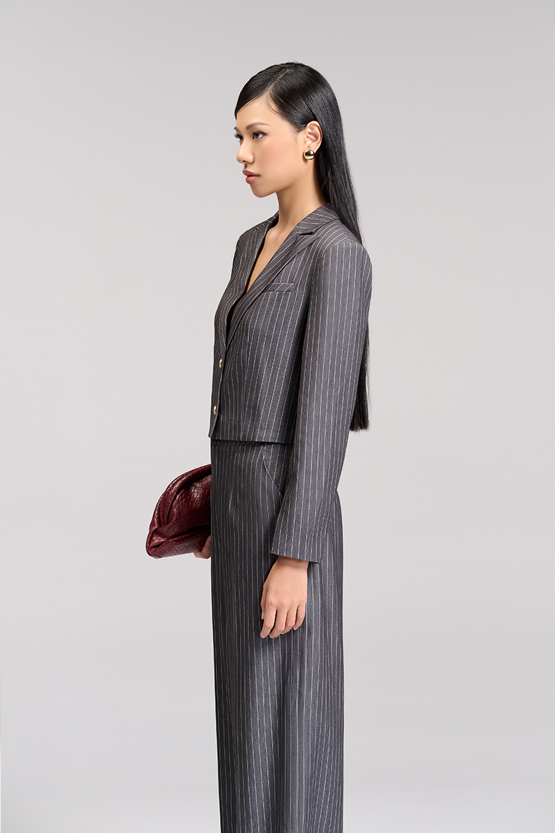 Quần suông kẻ túi chéo cạp can Áo vest croptop cơi ngực giả túi