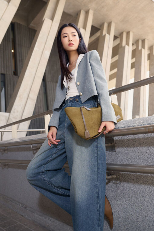 Áo vest croptop ve cách điệu phối vải