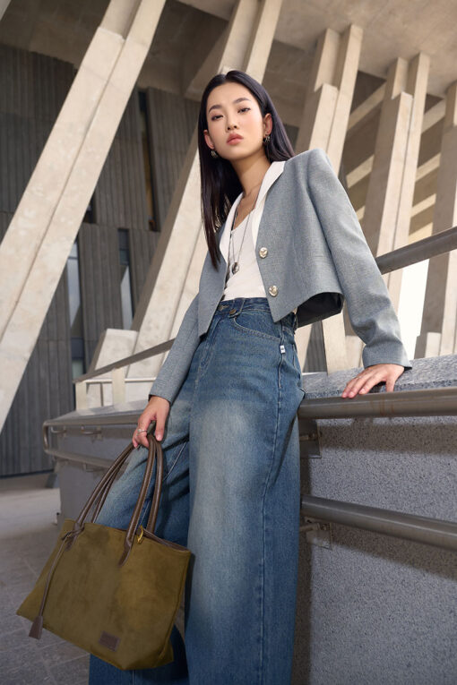 Áo vest croptop ve cách điệu phối vải