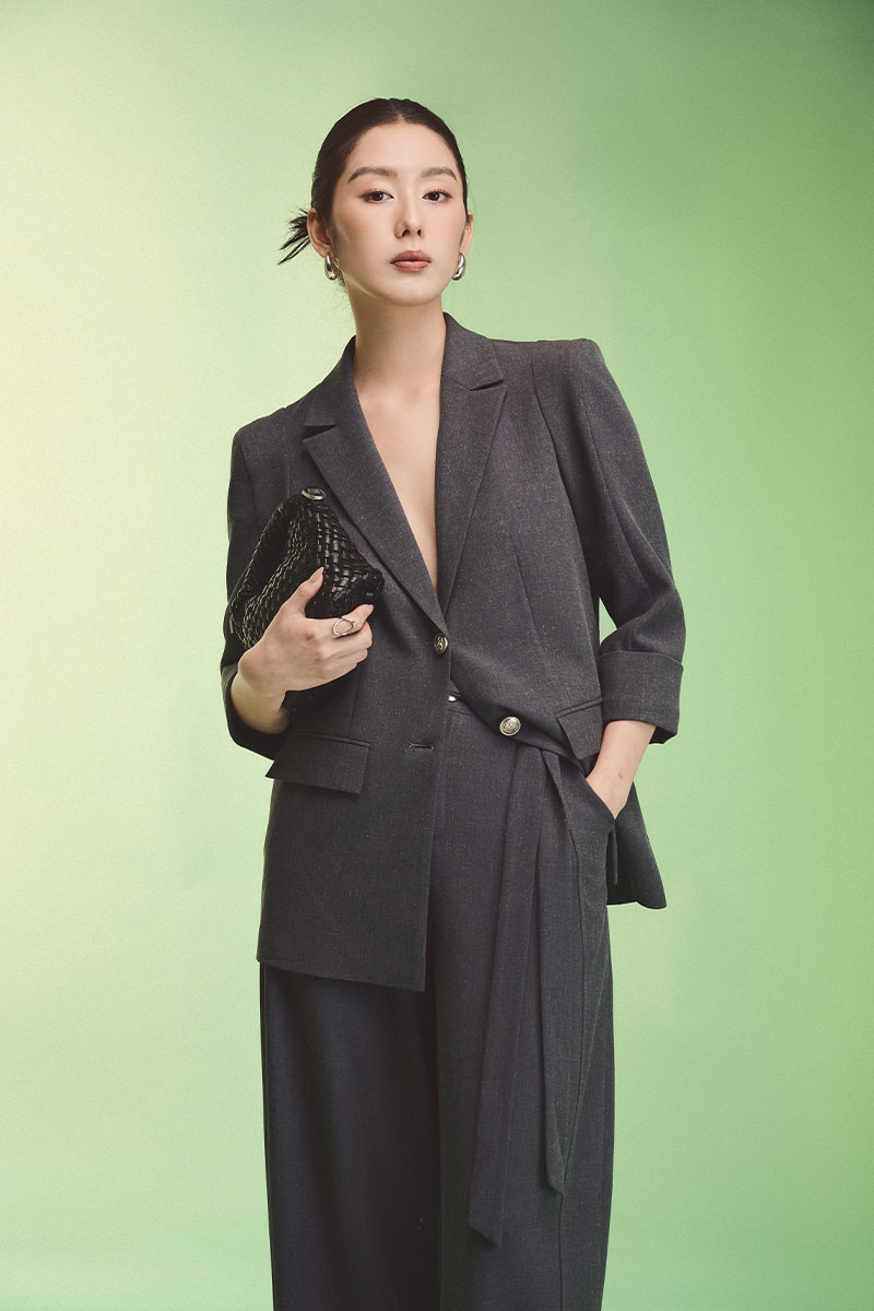 5 tips phối đồ với áo blazer nữ ghi điểm tuyệt đối cho quý cô công sở vest nữ trung niên sang trọng