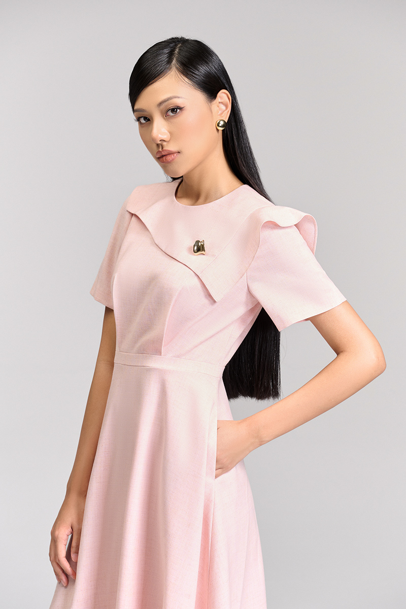 Đầm xoè bong ngực đính cúc trang trí Đầm xoè bong ngực đính cúc trang trí