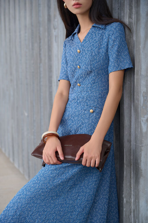 Đầm xoè cổ không chân mở V cá cơi đính cúc