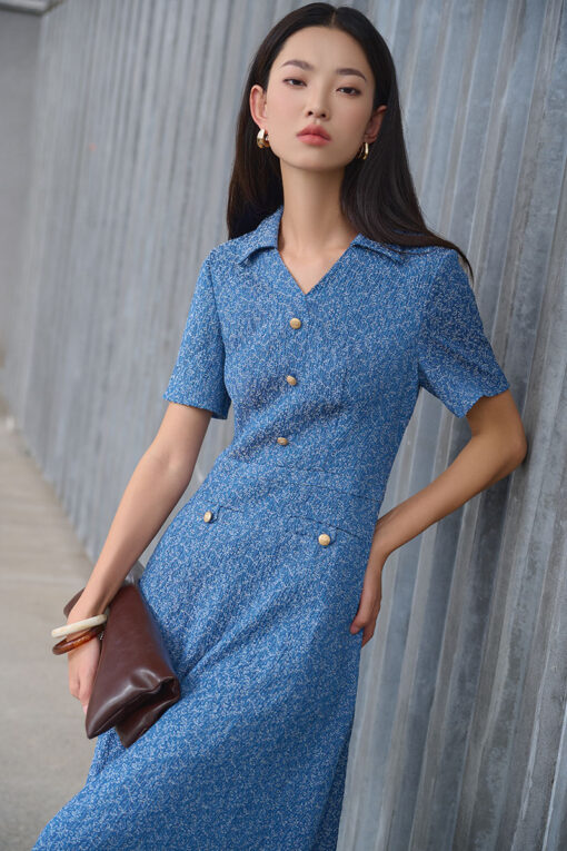 Đầm xoè cổ không chân mở V cá cơi đính cúc