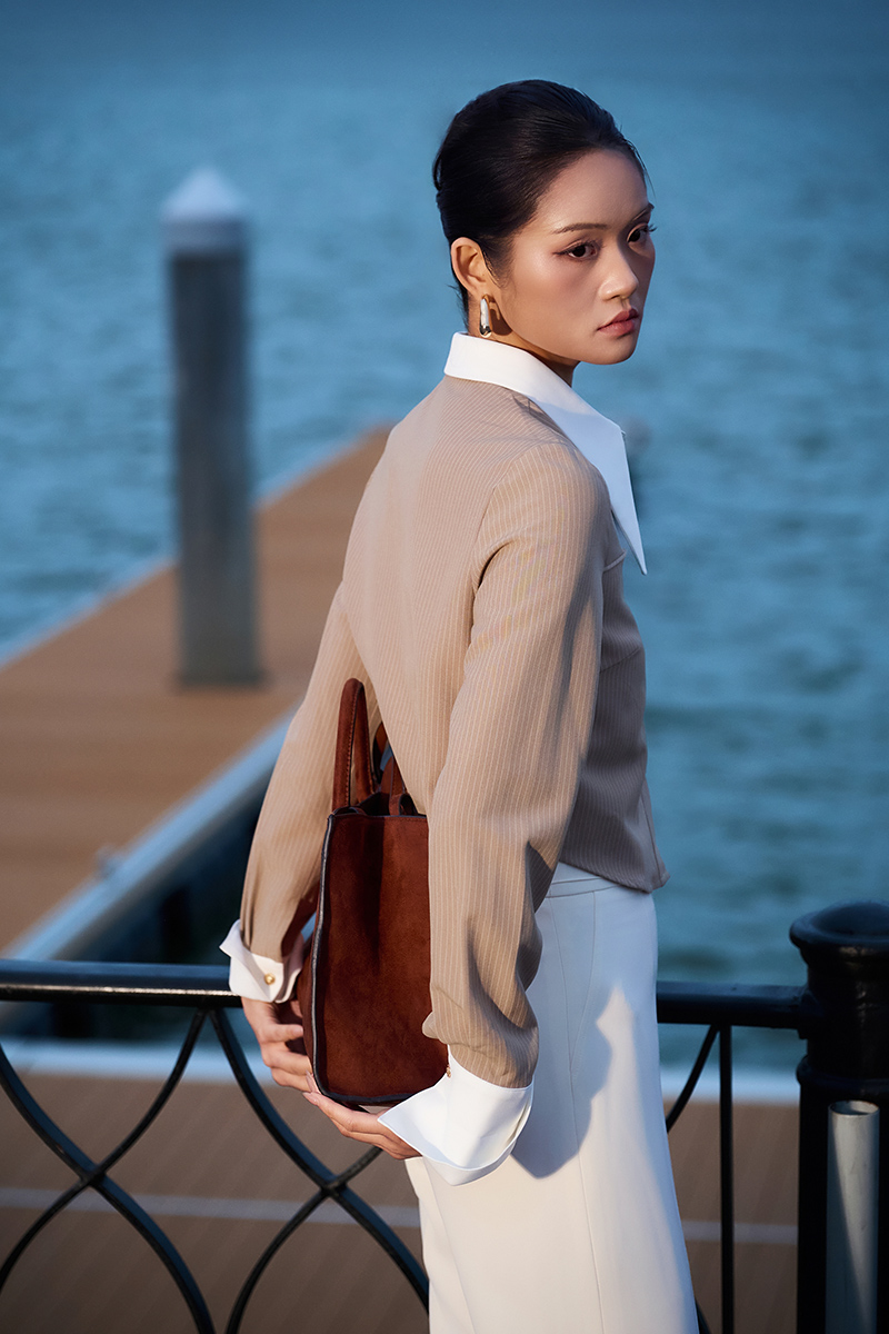 Sơ mi DT croptop kẻ can ngực, cổ phối Sơ mi DT croptop kẻ can ngực, cổ phối