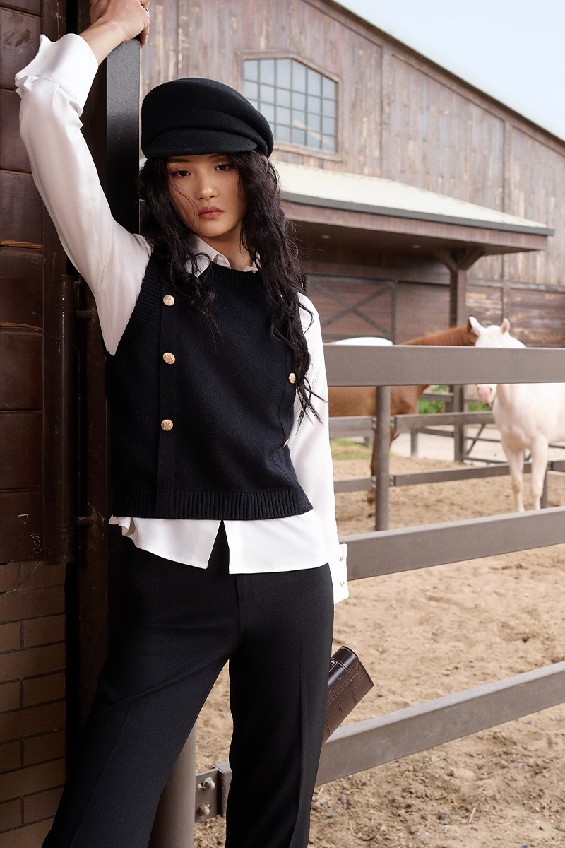 Áo Len gile cổ tròn can dọc thân đính cúc Áo Len gile cổ tròn can dọc thân đính cúc