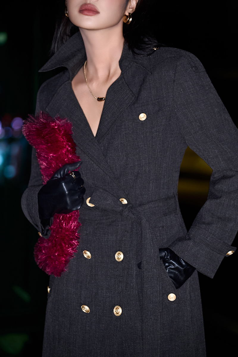 Áo khoác dài 2 hàng cúc nắp túi ngực 1 bên Áo khoác dài 2 hàng cúc nắp túi ngực 1 bên