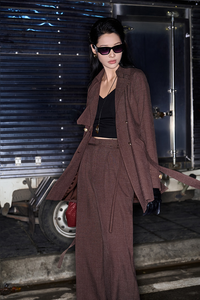 Áo khoác lửng tay raglan kẹp D kèm đai Áo khoác lửng tay raglan kẹp D kèm đai