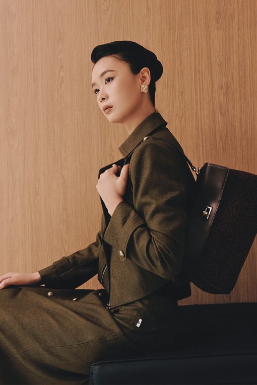 Áo khoác ngắn khóa đồng túi cơi