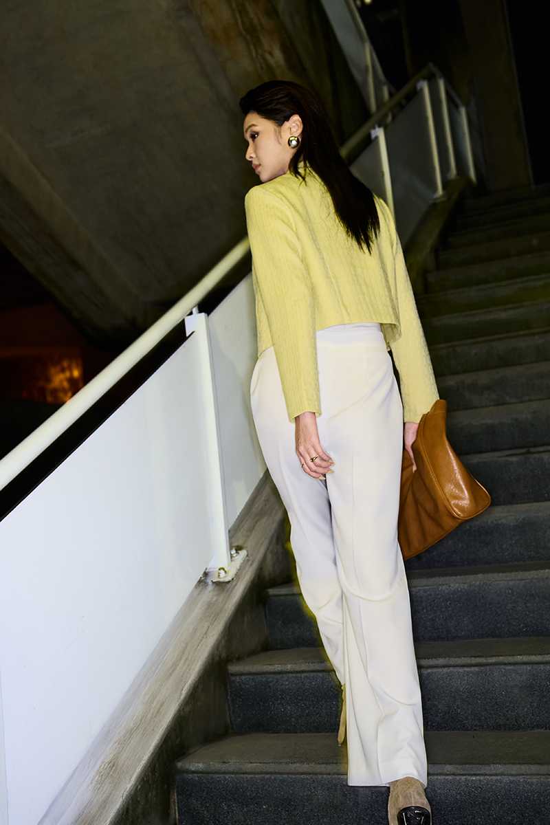 Áo kiểu croptop cơi dọc diễu vai Áo kiểu croptop cơi dọc diễu vai