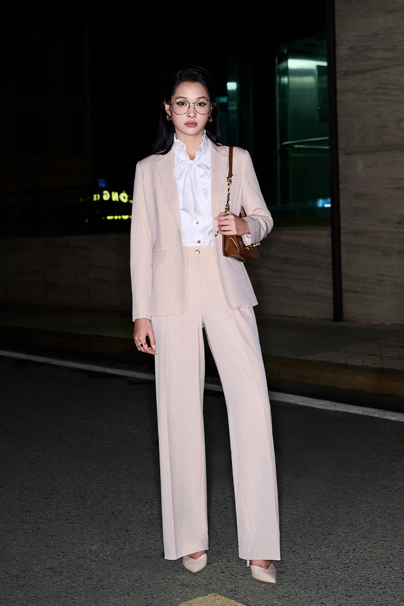 Quần suông kẻ cạp can xéo Quần suông kẻ cạp can xéo