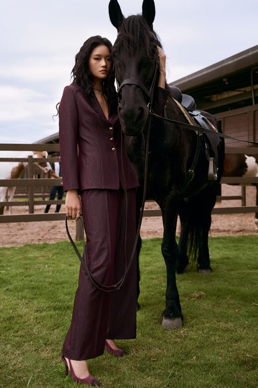 Áo vest ôm cổ 2 ve đính cúc trang trí