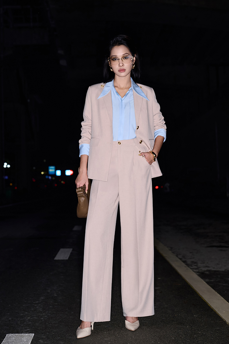 Áo vest suông ve cổ cách điệu Áo vest suông ve cổ cách điệu