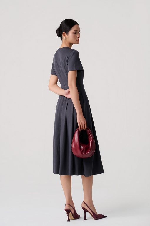 Đầm xoè cổ V bong vao 1 bên