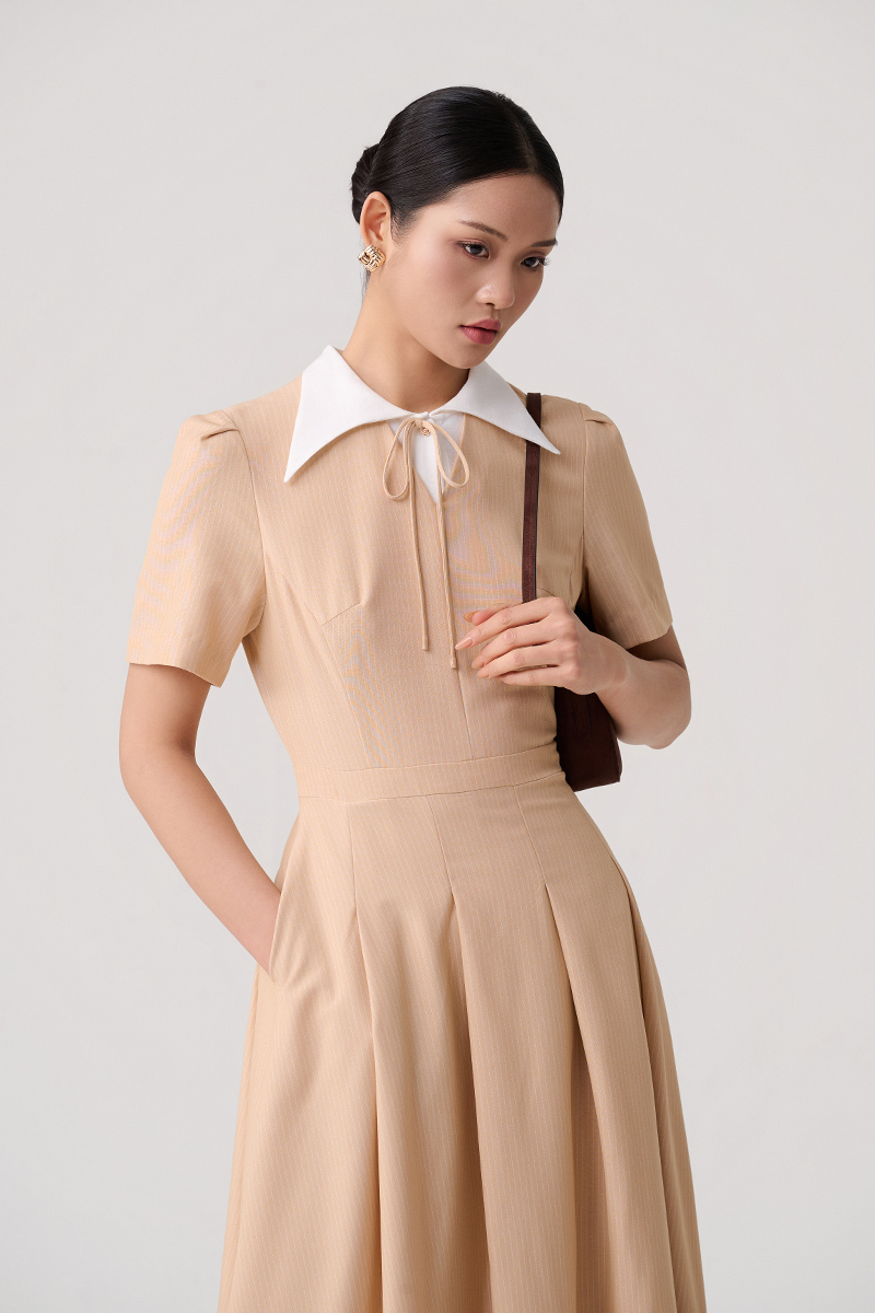 Đầm xoè cổ phối đính nơ Đầm xoè cổ phối đính nơ