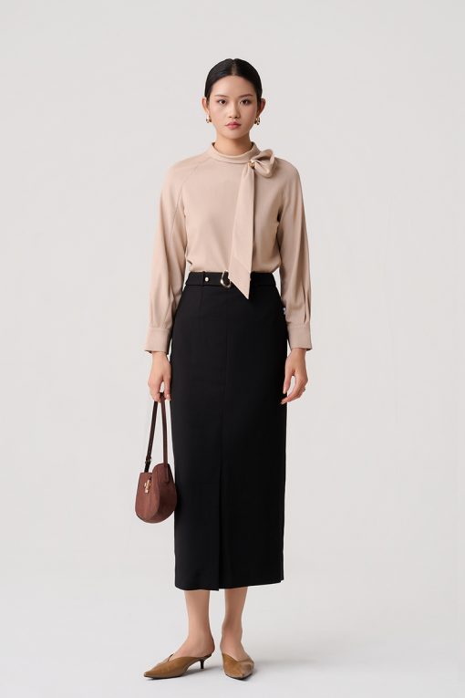 Chân váy dài xẻ trước đai đính trang trí