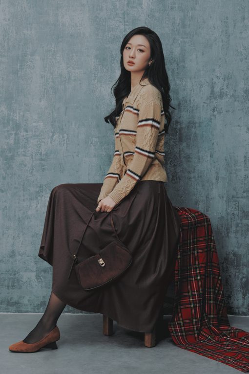 Chân váy xoè xếp ly hông diễu chỉ