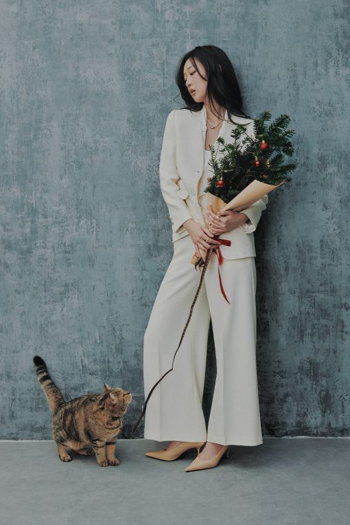 Áo khoác tweed cổ V phối khăn lụa