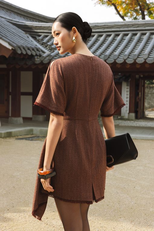 Đầm tweed A tay cánh dơi, vạt bong xếp ly