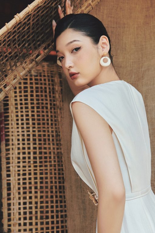 Đầm xoè vai chờm tà can rủ múi