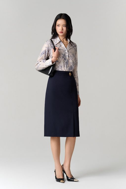 Chân váy suông bấu mí cạp đính cúc