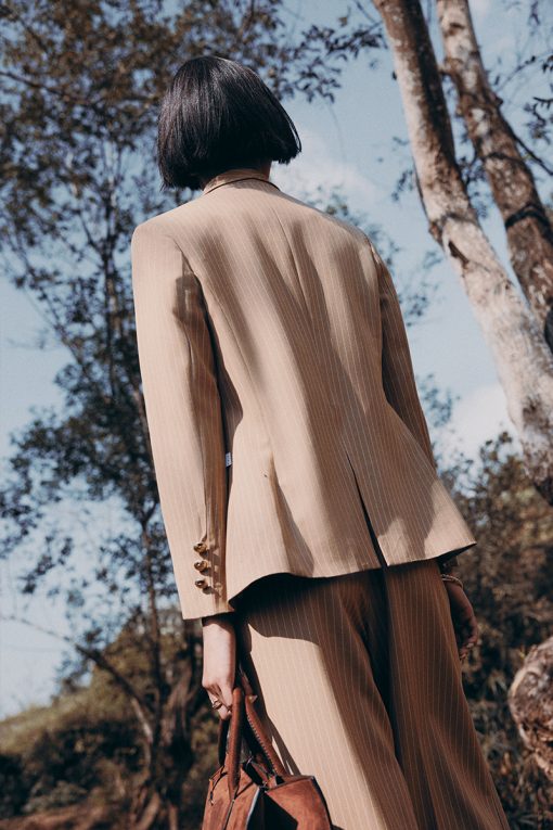 Áo vest suông ôm ve cách điệu