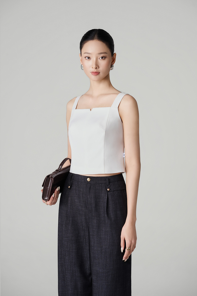 Áo kiểu 2 dây cổ ngang khoét v