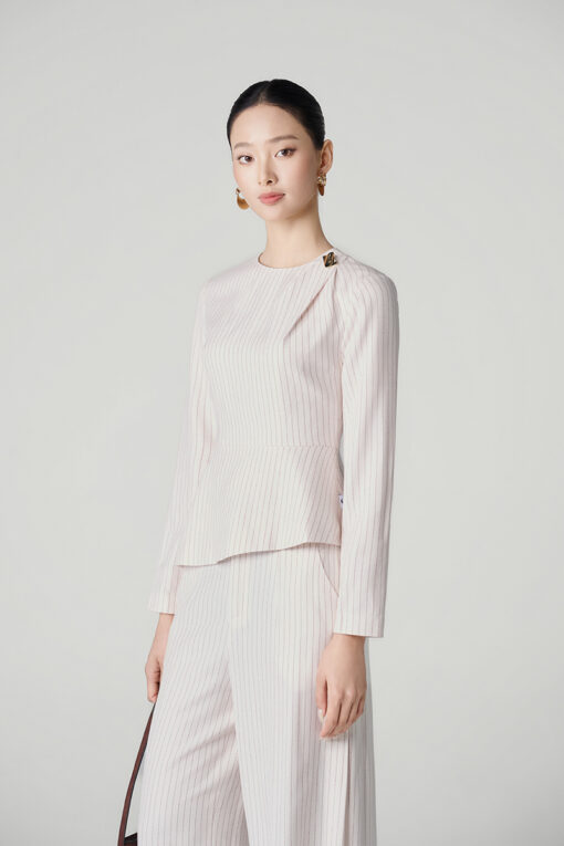 Áo kiểu peplum lệch xếp ly vai đính cúc