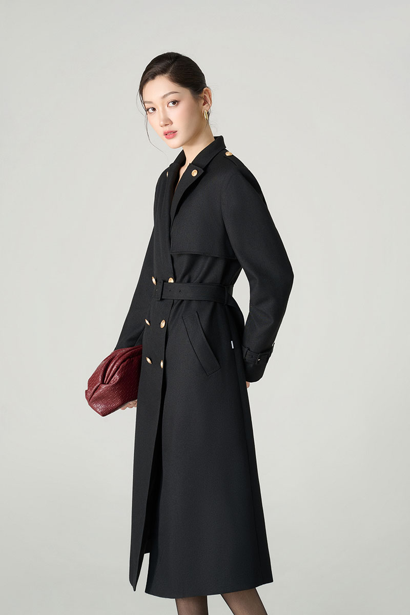 Áo măng tô cổ cách điệu đính cúc