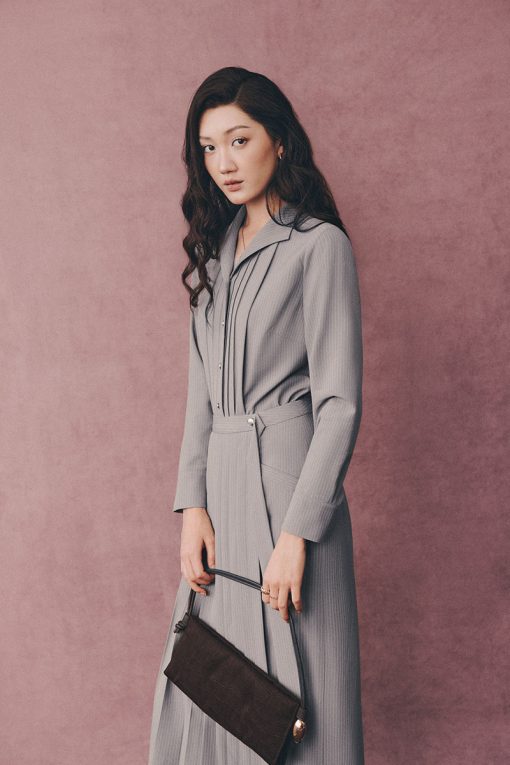 Áo sơ mi cổ nhạn bấu mí thân