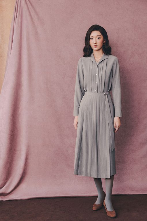 Chân váy tà bong xếp ly thân trước