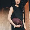 Áo thun suông vai chờm bèo trang trí