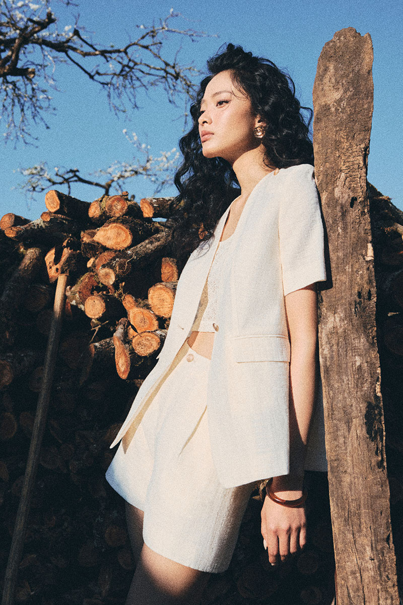 Quần sooc cá liền cạp đính cúc