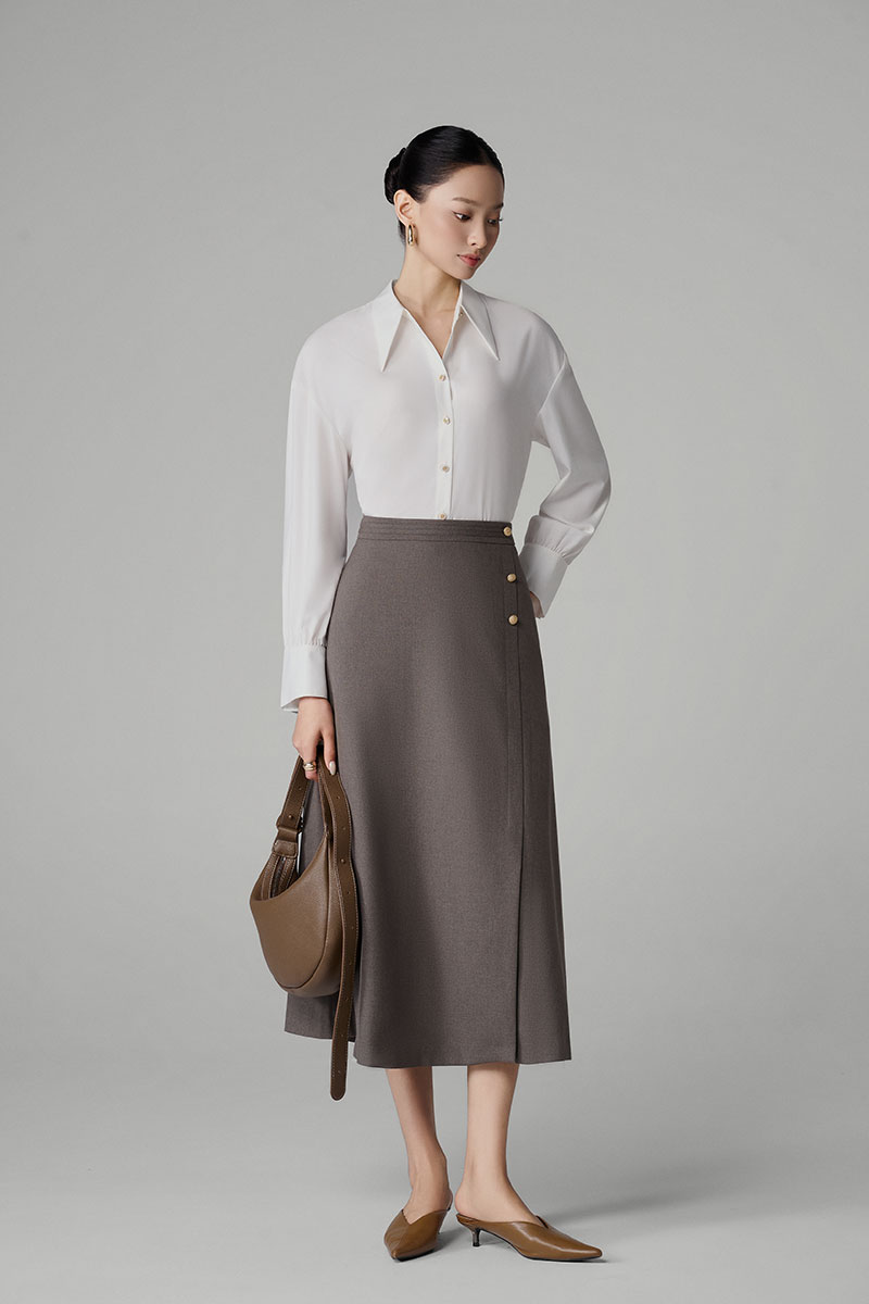 Chân váy xoè can lệch đính cúc đỉa cạp