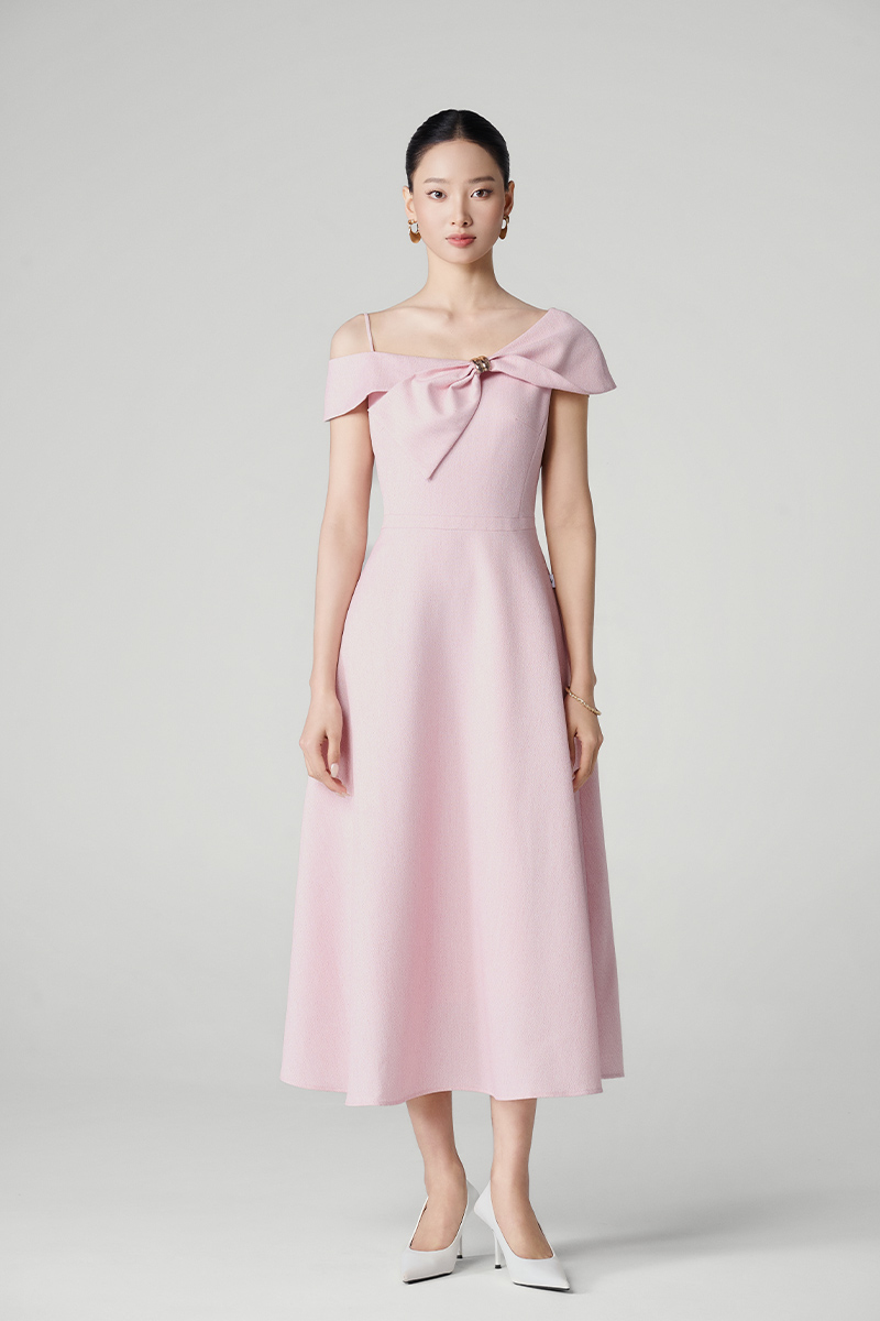 Đầm party liền tay luồn khoen