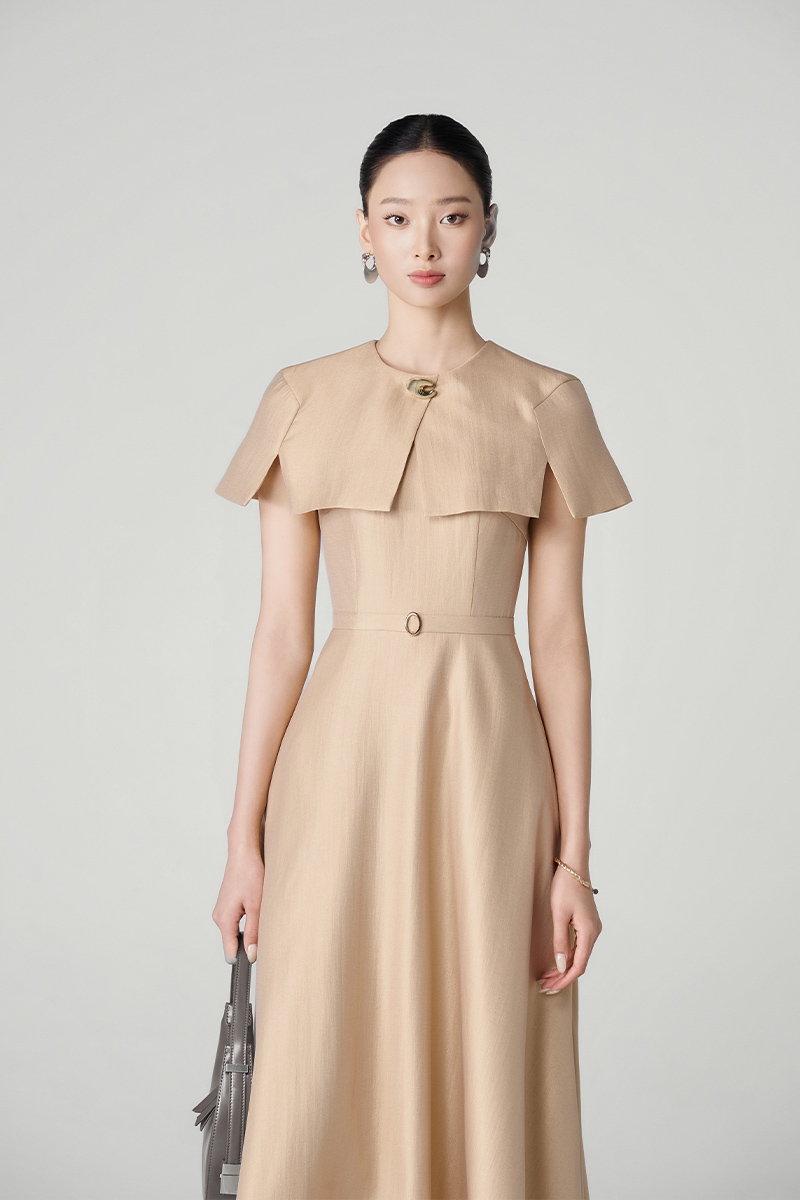 Đầm xoè tay cape đính cúc