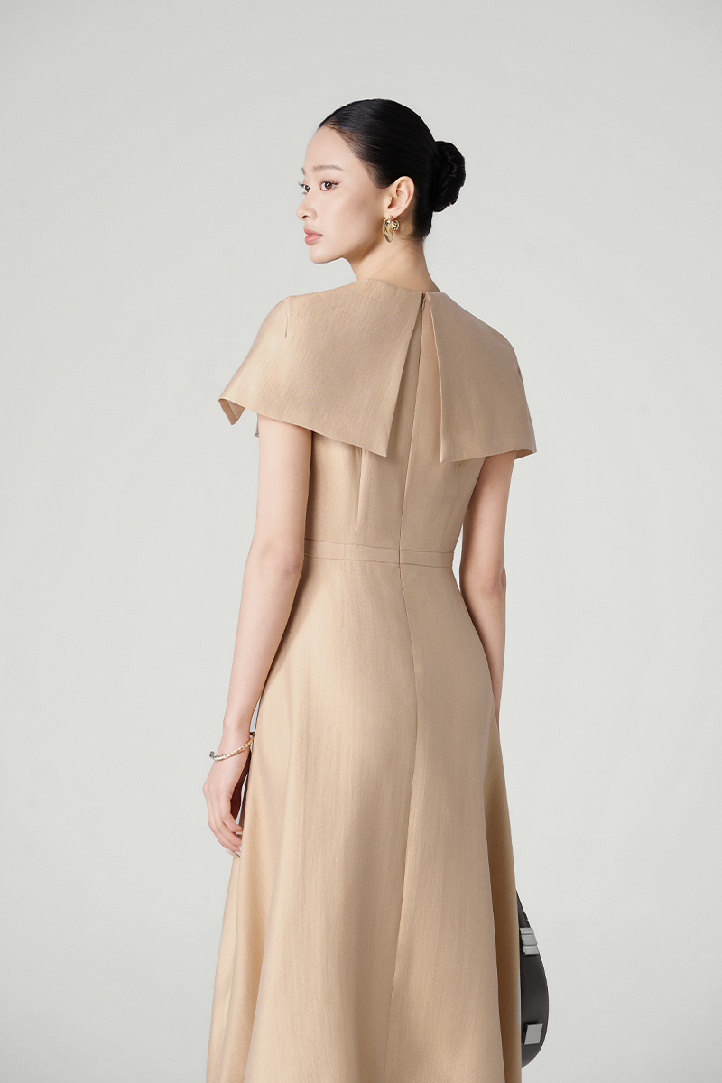 Đầm xoè tay cape đính cúc