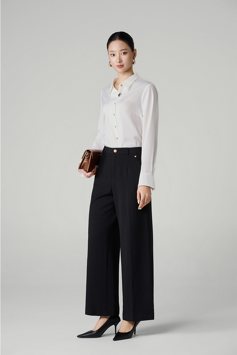 Quần suông túi chéo cách điệu, đính cúc