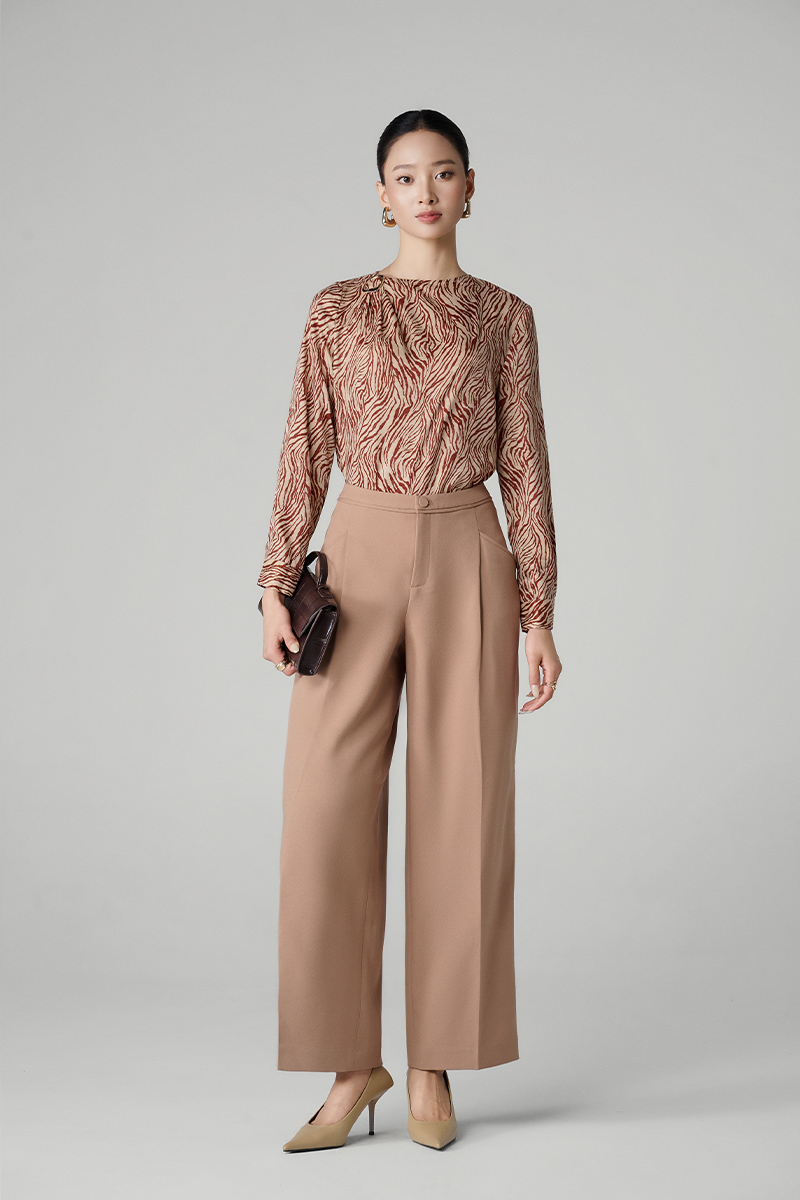 Sơ mi DT xếp ly vai lệch luồn khoen