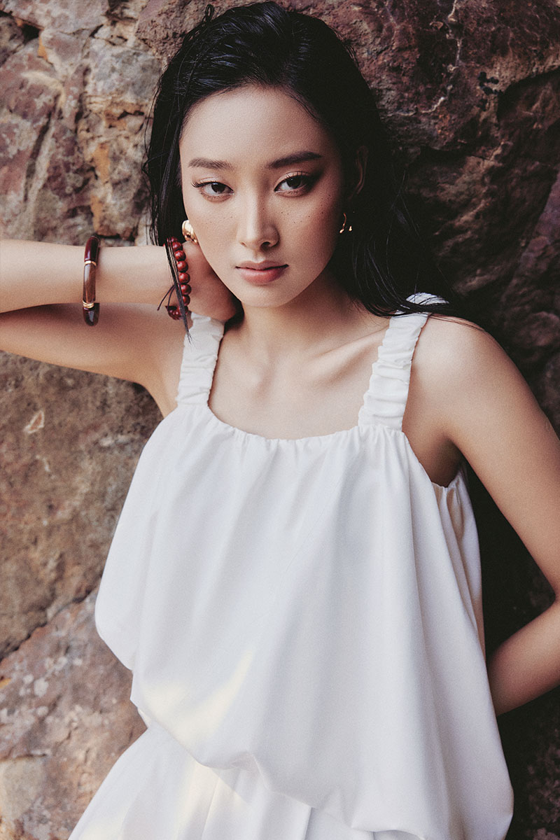 Áo kiểu 2 dây giật gấu vạt lệch