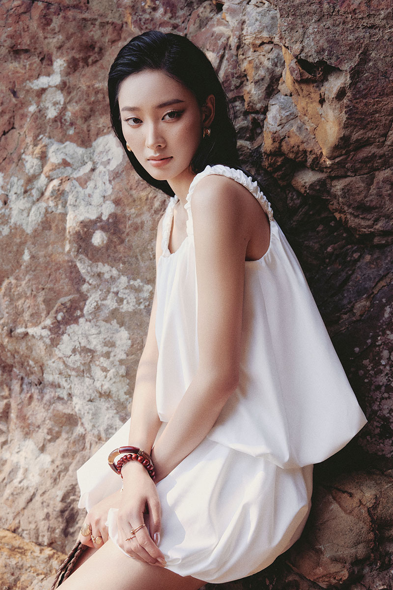 Áo kiểu 2 dây giật gấu vạt lệch