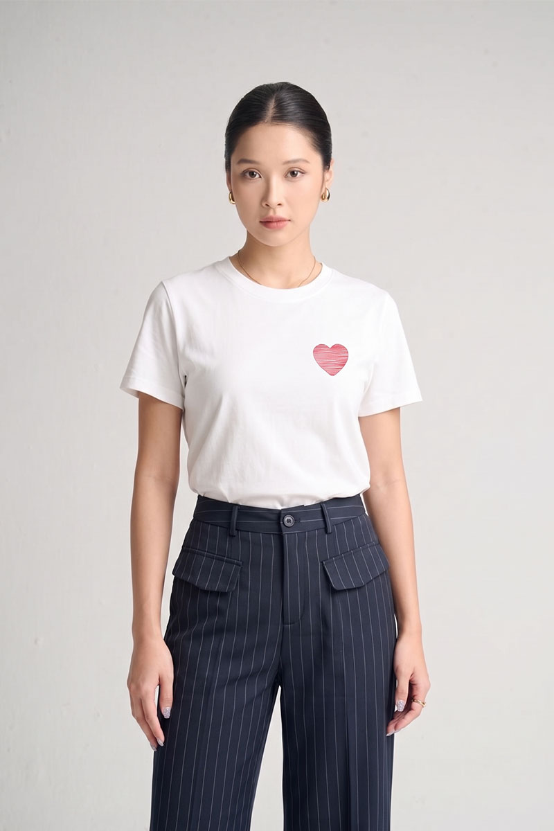 Áo thun CT suông ngực in trái tim