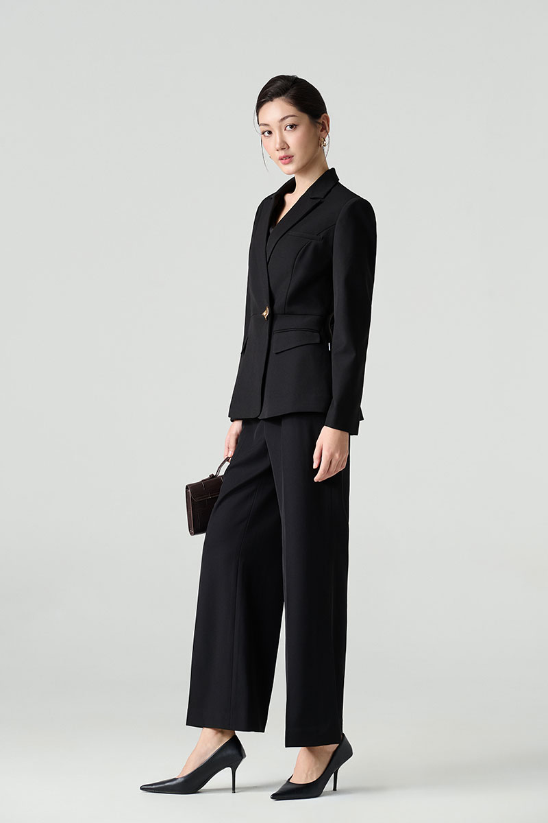 Áo vest ôm can eo, gấu đánh cong