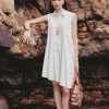 Đầm suông xếp ly thân vạt gấu chéo
