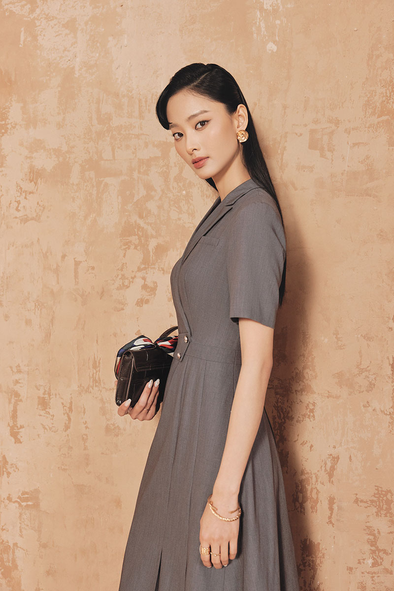 Đầm xoè cổ 2 ve đai eo vát