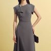đầm xòe vai chườm kẹp bèo thân trước
