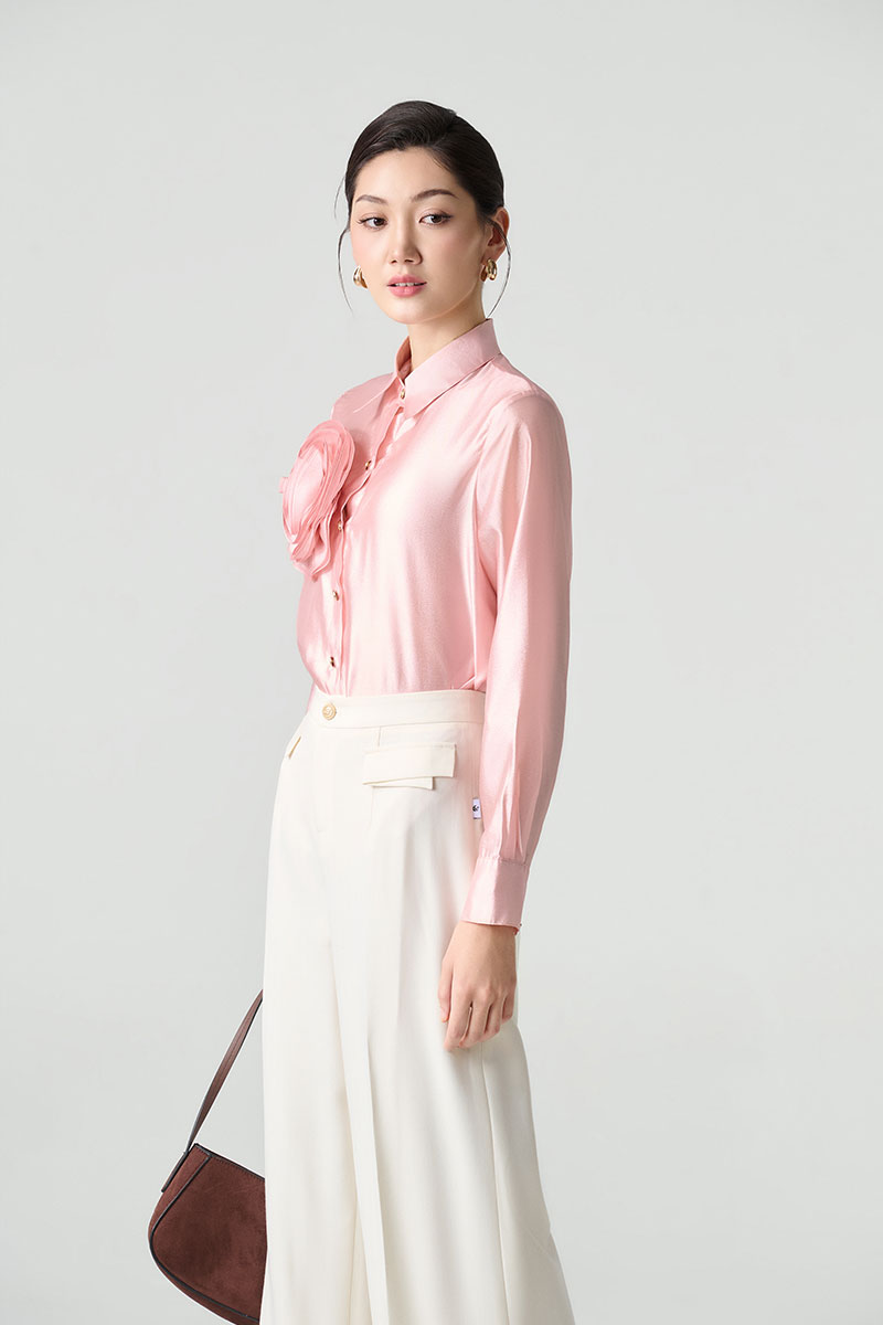 Sơ mi DT ngực đính hoa