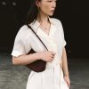 Áo kiểu CT croptop cổ 2 ve đai eo