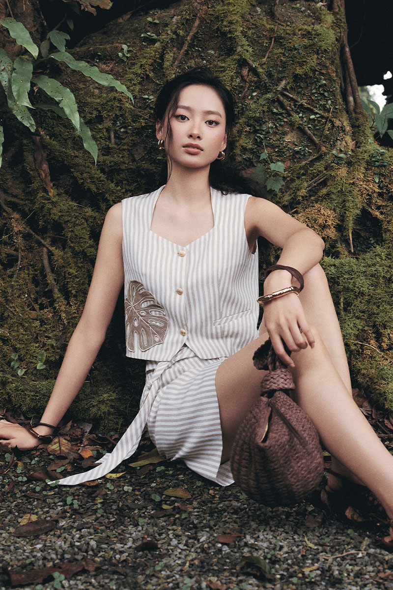 Áo kiểu SN croptop ốp lá thêu bode