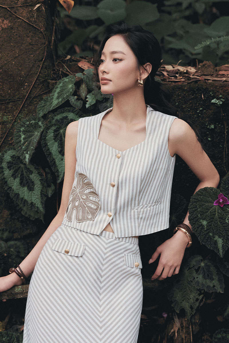 Áo kiểu SN croptop ốp lá thêu bode
